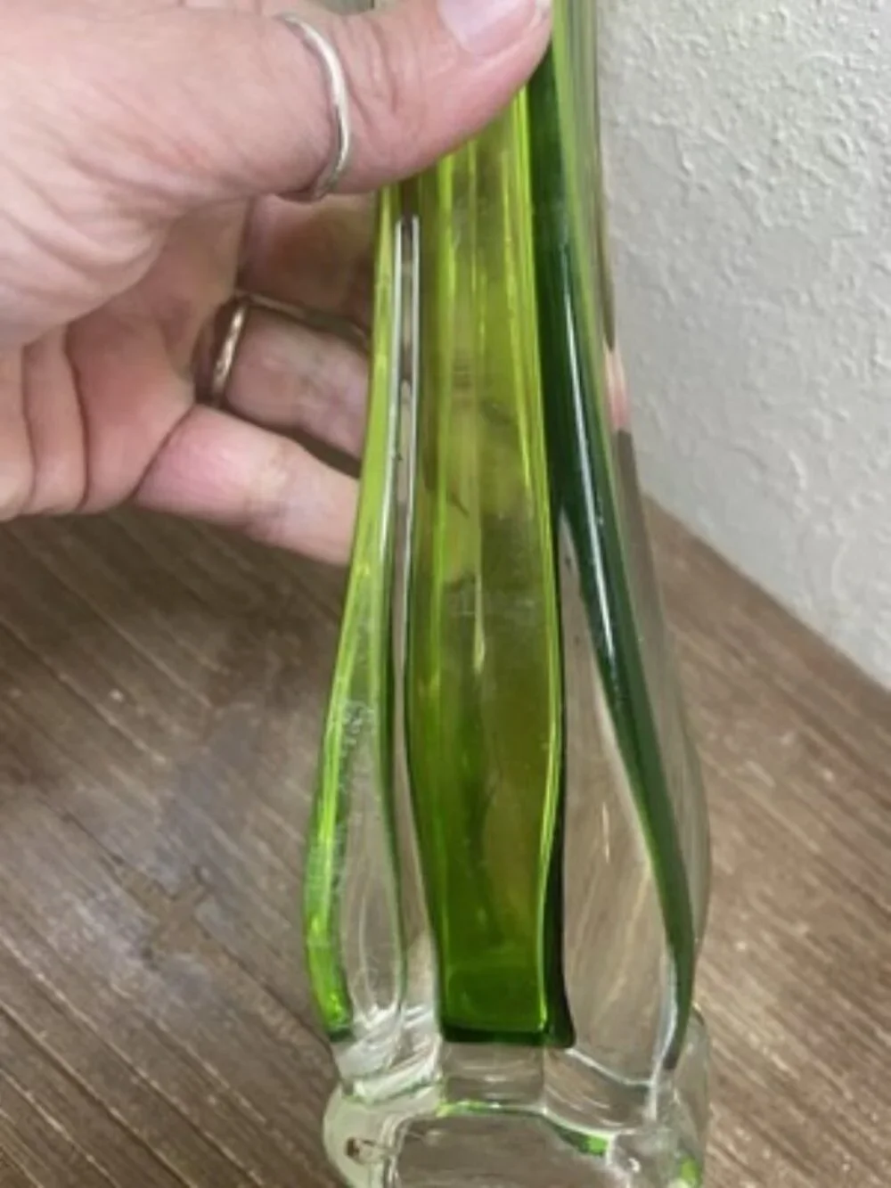 Vintage Green 4-Finger Swung Stretch Art Glass Vase MCM Retro Bud Chic Square